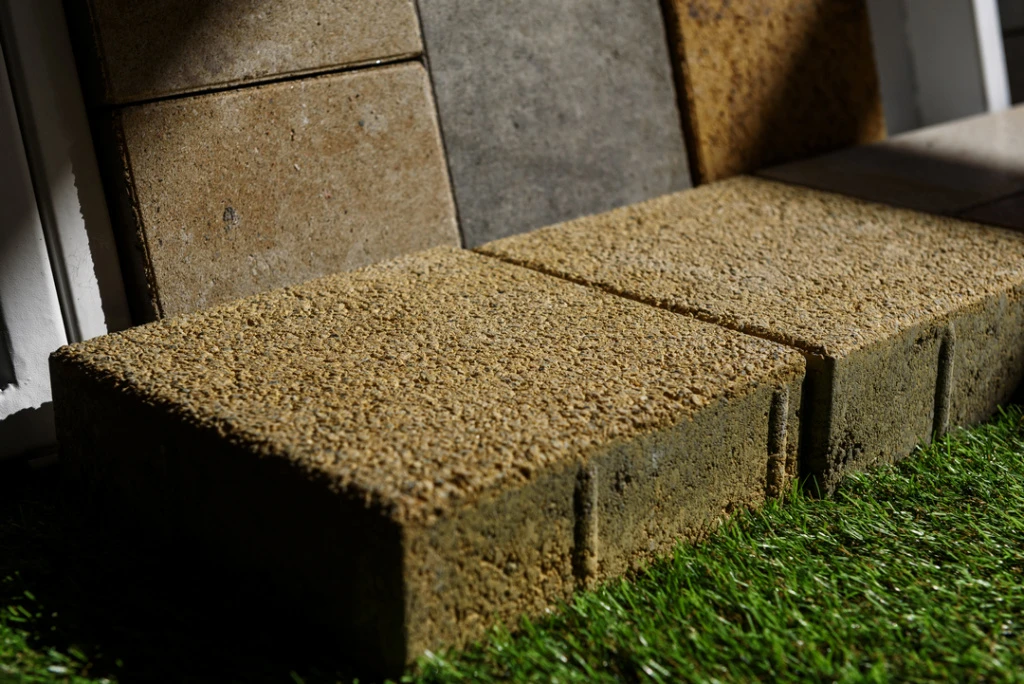 Выбор подходящей плитки и брусчатки ukladka-trotuarnoy-plity (1).jpg