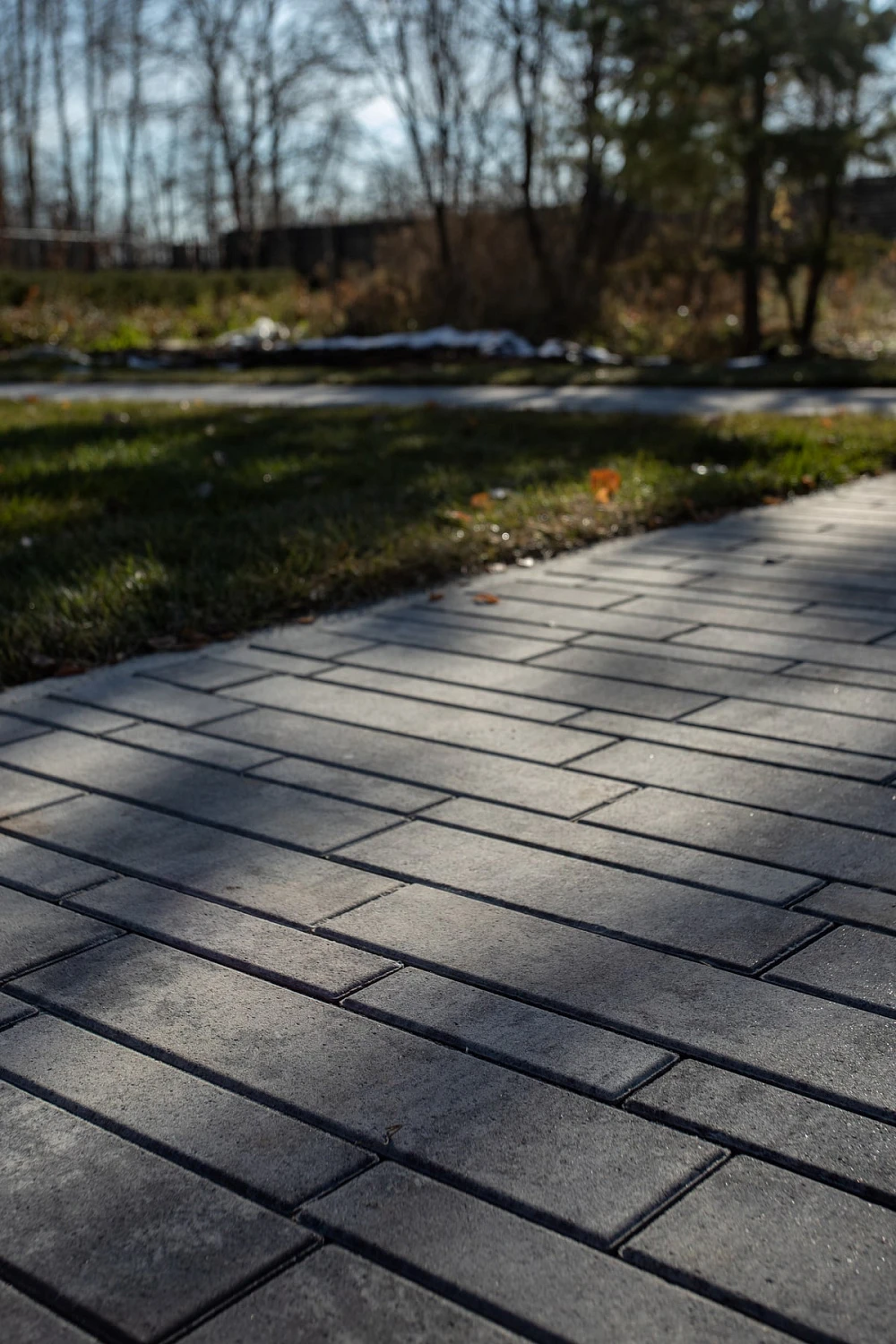 Ландшафтный дизайн в Тюмени с плиткой Ригель, Трио, 300х900 мм