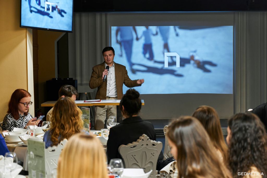 015_16-15-31_18-02-25_Chervony-min.jpg 015_16-15-31_18-02-25_Chervony-min.jpg