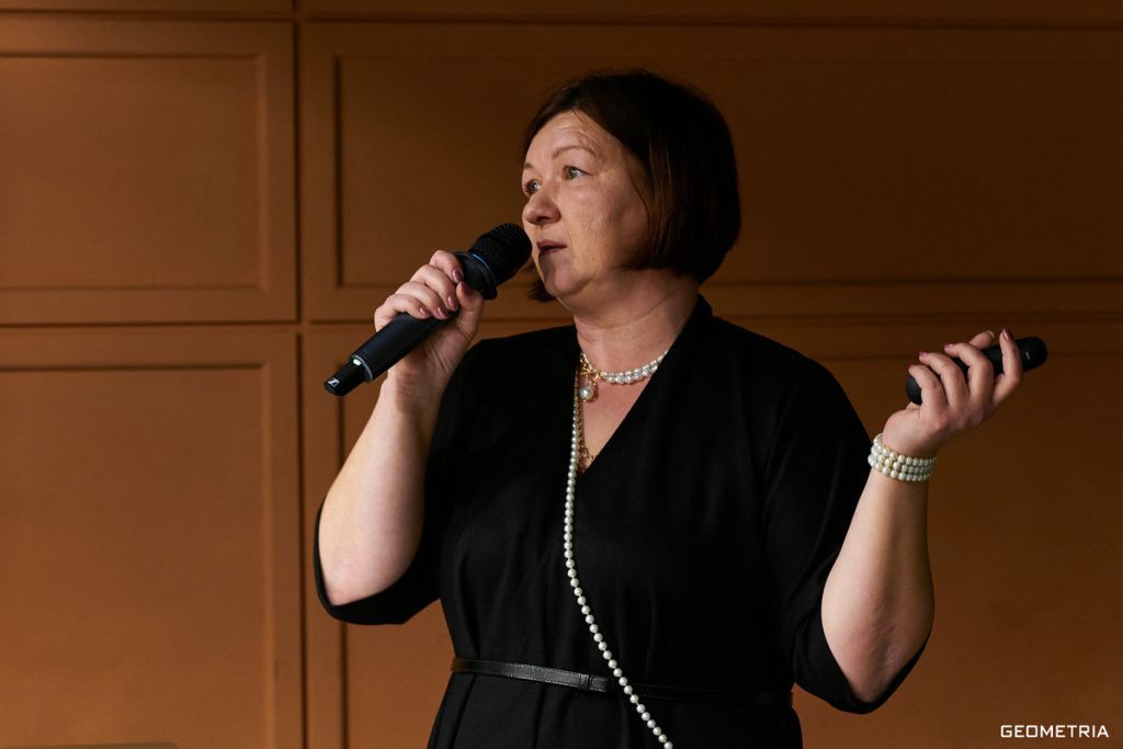 059_16-37-35_18-02-25_Chervony-min.jpg 059_16-37-35_18-02-25_Chervony-min.jpg