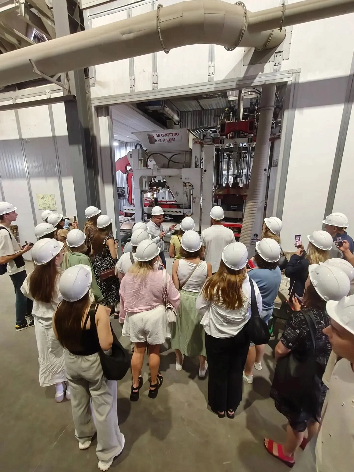 Делегация из Челябинска оценила производство и объекты «Поревит» в Екатеринбурге
